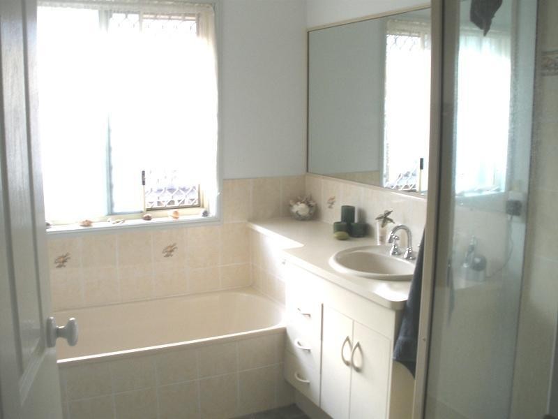 8 Coatbridge Court, Beaconsfield QLD 4740