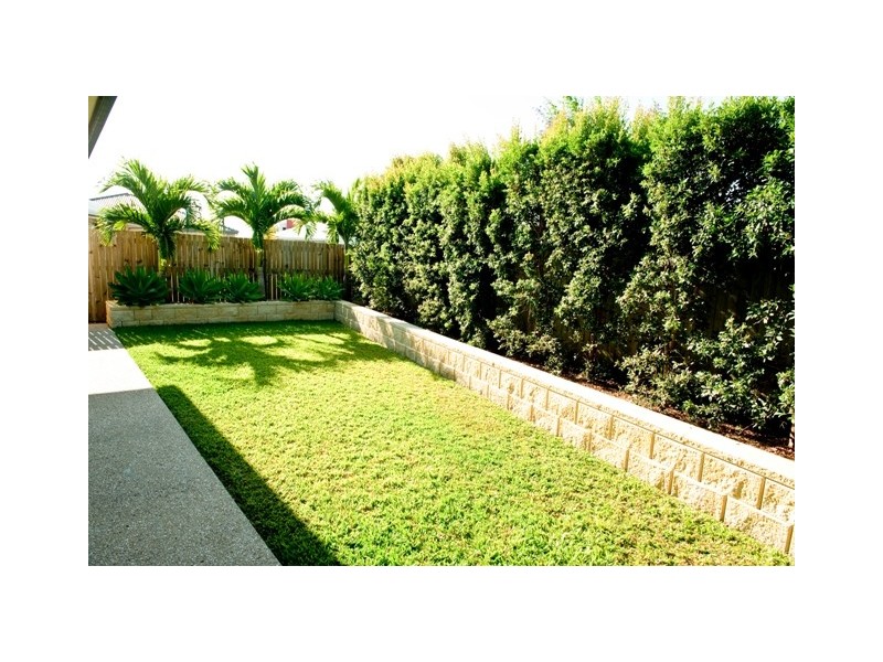 13 Bonsai Court, Glenella QLD 4740