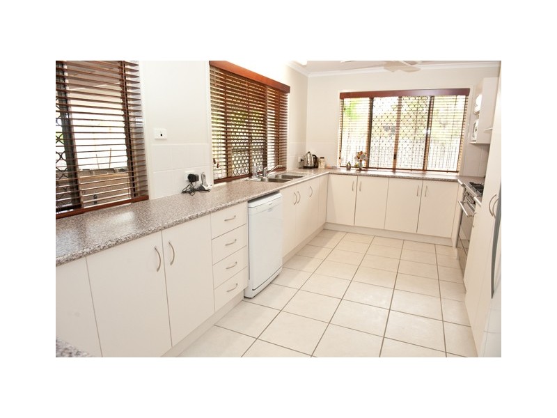 10 Border Street, Glenella QLD 4740