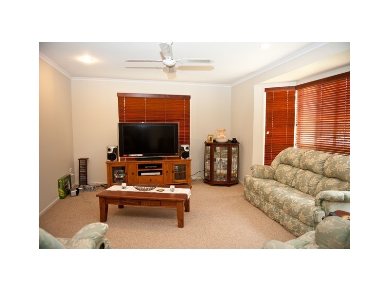 10 Border Street, Glenella QLD 4740