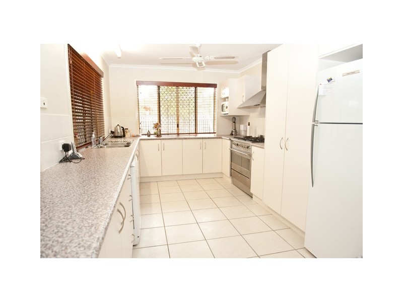 10 Border Street, Glenella QLD 4740