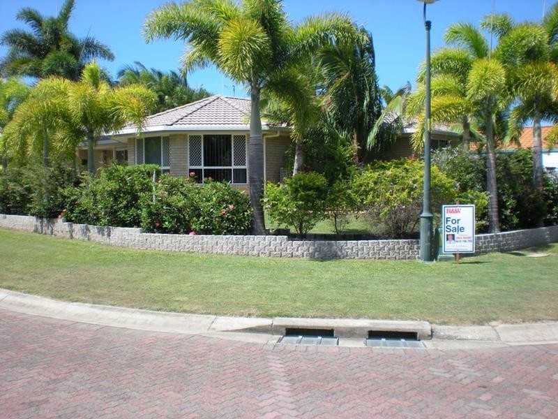 27 McCormack Avenue, Rural View QLD 4740