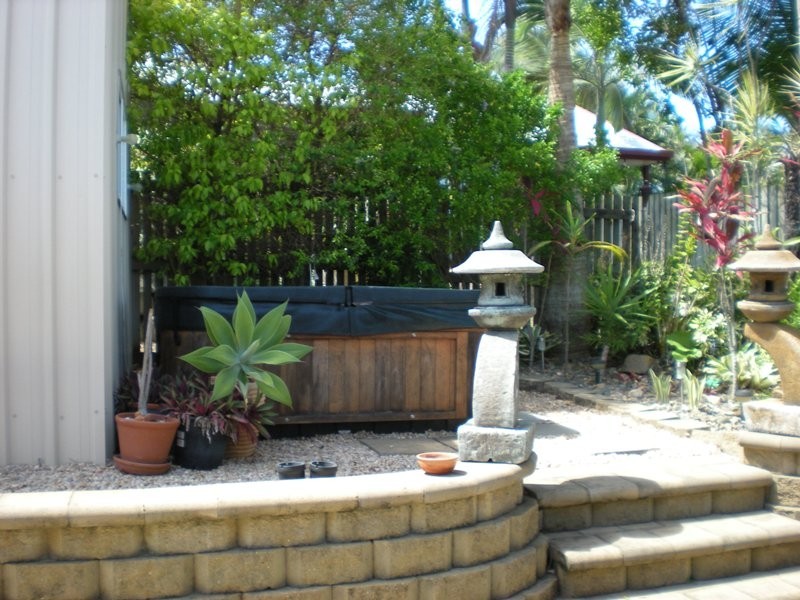 27 McCormack Avenue, Rural View QLD 4740