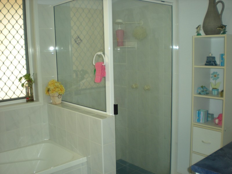 27 McCormack Avenue, Rural View QLD 4740