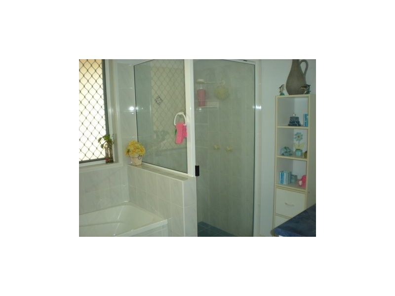 27 McCormack Avenue, Rural View QLD 4740