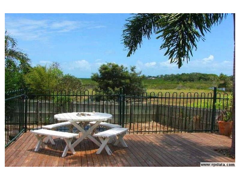 14  Woodlands Drive, Eimeo QLD 4740