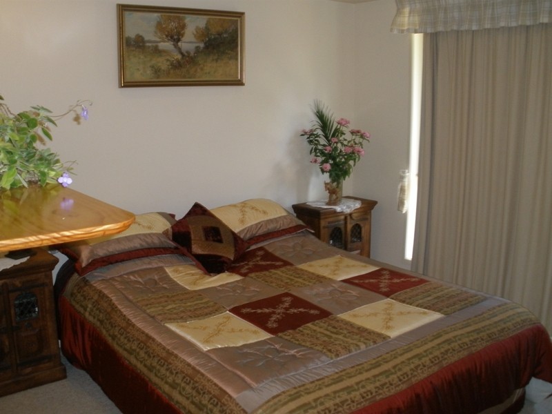 3 Frank Cowley Drive, Glenella QLD 4740