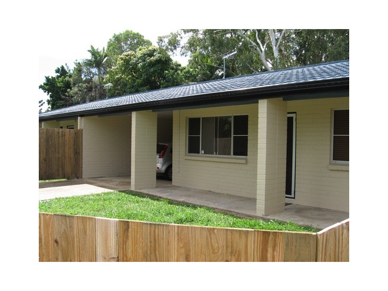 Unit 3 4 Old Shoal Point Road, Bucasia QLD 4750