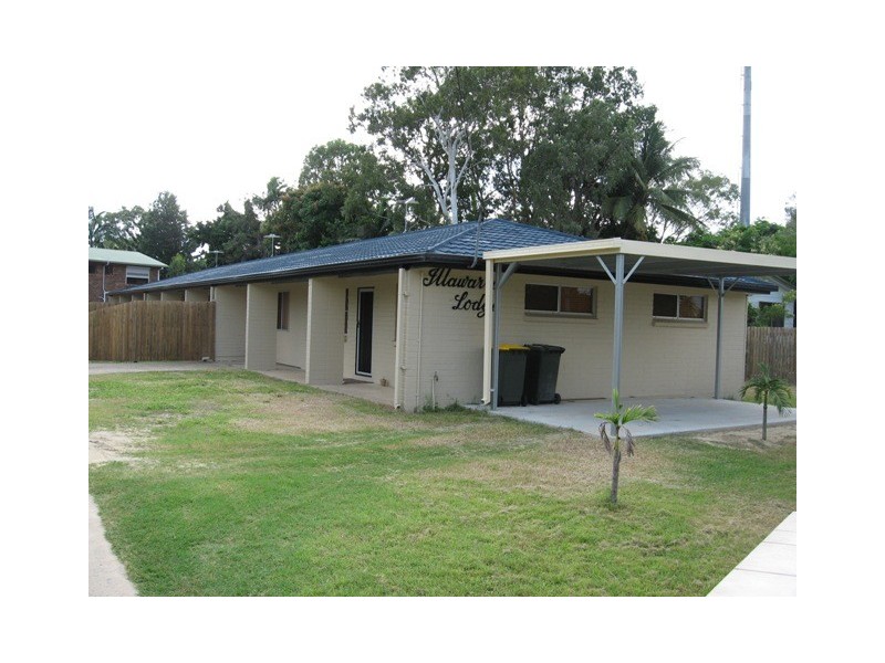 Unit 3 4 Old Shoal Point Road, Bucasia QLD 4750