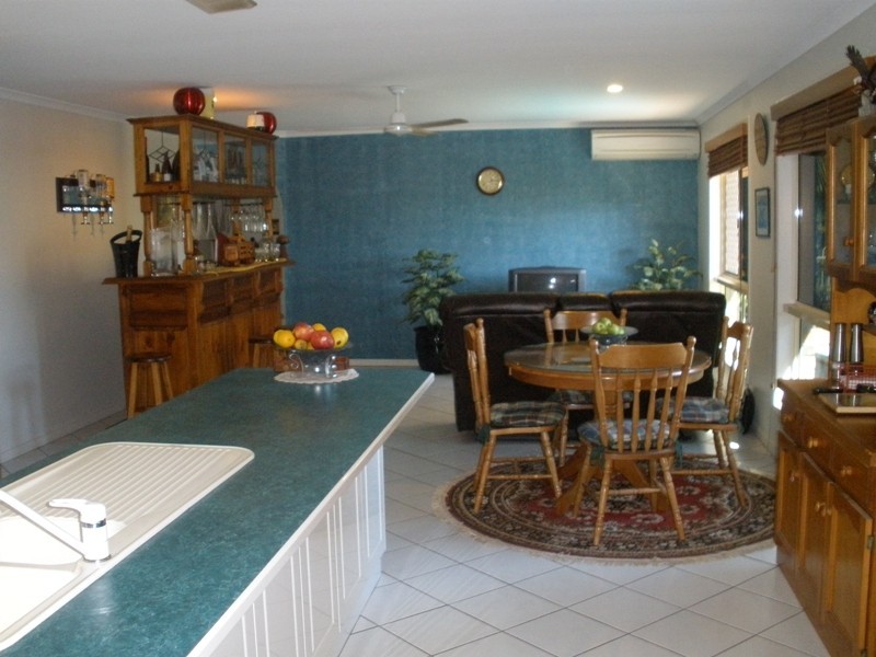 10 Matterson Ave, Eimeo QLD 4740