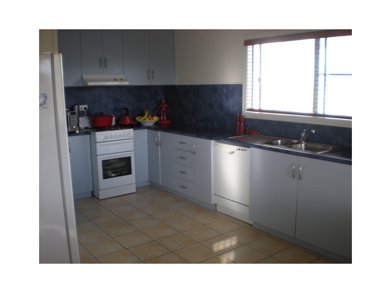 102 MANGO AVENUE, Eimeo QLD 4740