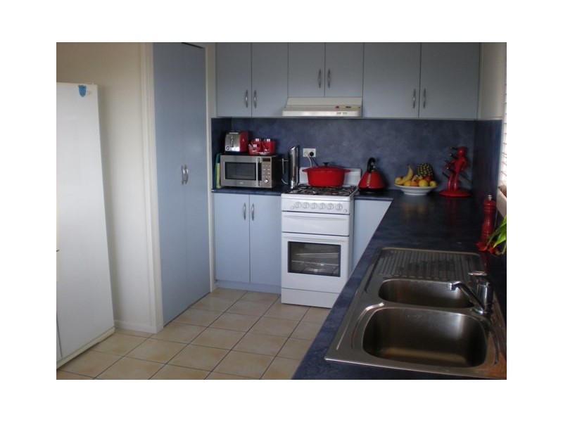 102 MANGO AVENUE, Eimeo QLD 4740