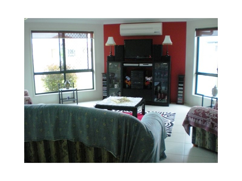 48 VICTOR AVENUE, Glenella QLD 4740