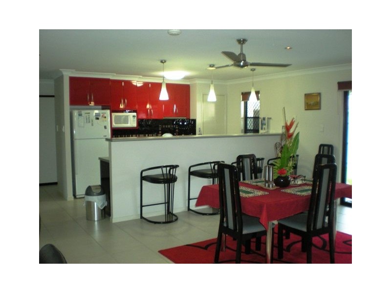 48 VICTOR AVENUE, Glenella QLD 4740