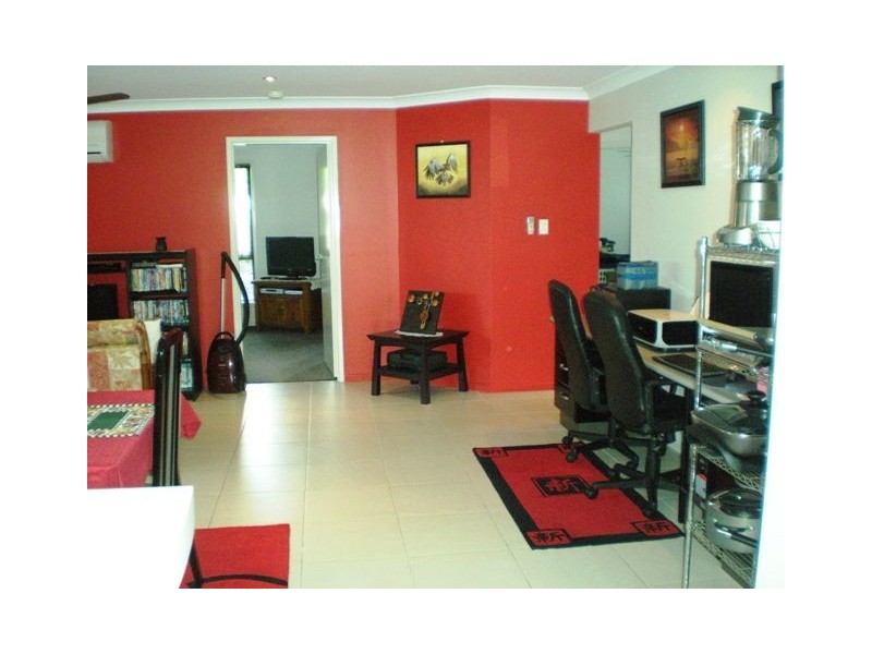 48 VICTOR AVENUE, Glenella QLD 4740