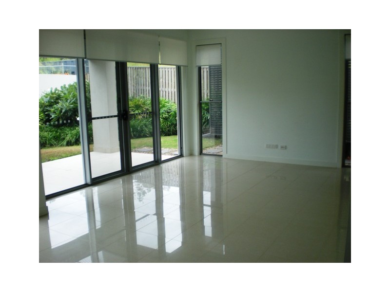 UNIT 4 BELANGASON WAY, Shoal Point QLD 4750