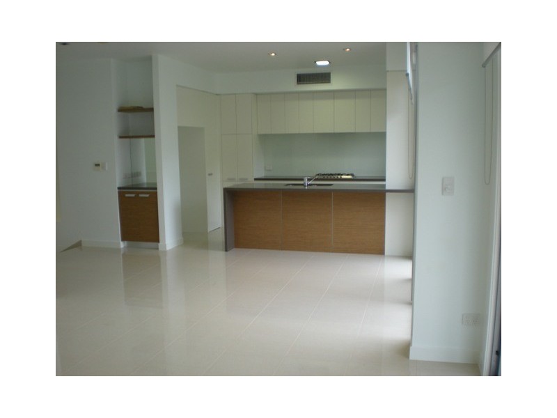 UNIT 4 BELANGASON WAY, Shoal Point QLD 4750