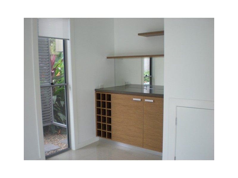 UNIT 4 BELANGASON WAY, Shoal Point QLD 4750