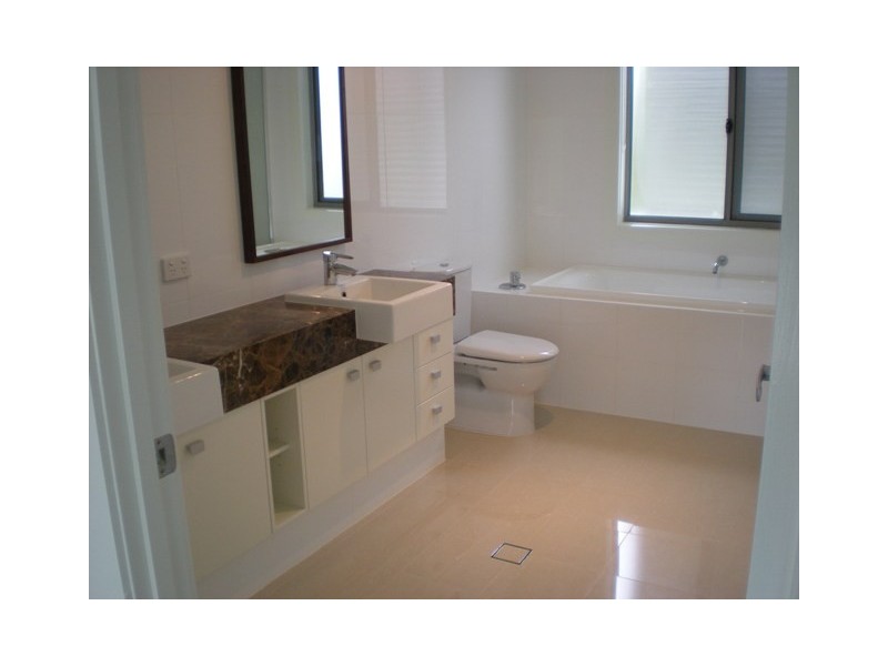 UNIT 4 BELANGASON WAY, Shoal Point QLD 4750