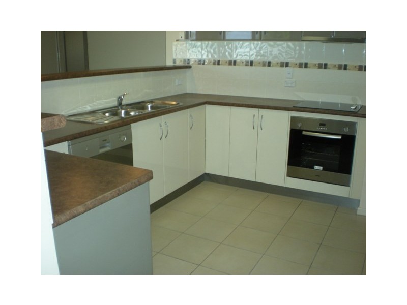 6 JOSEPH COURT, Glenella QLD 4740