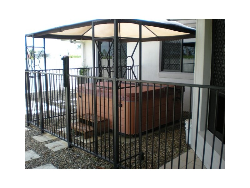 6 JOSEPH COURT, Glenella QLD 4740