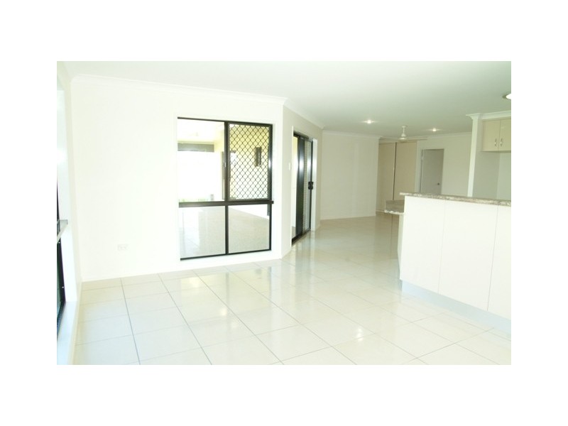 44 Gingham Street, Glenella QLD 4740