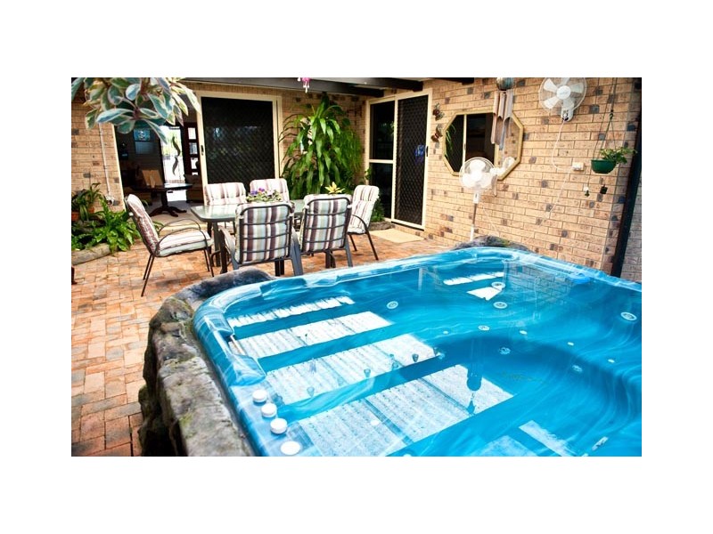 23 Border Street, Glenella QLD 4740