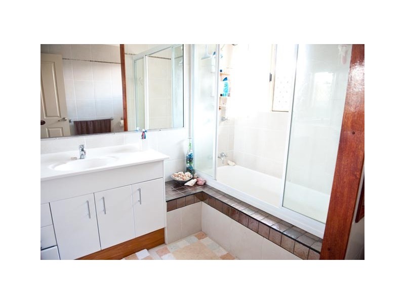 23 Border Street, Glenella QLD 4740