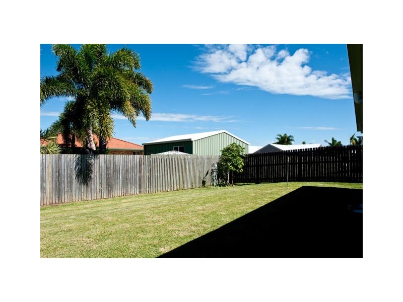 9 Woodroffe Place, Glenella QLD 4740