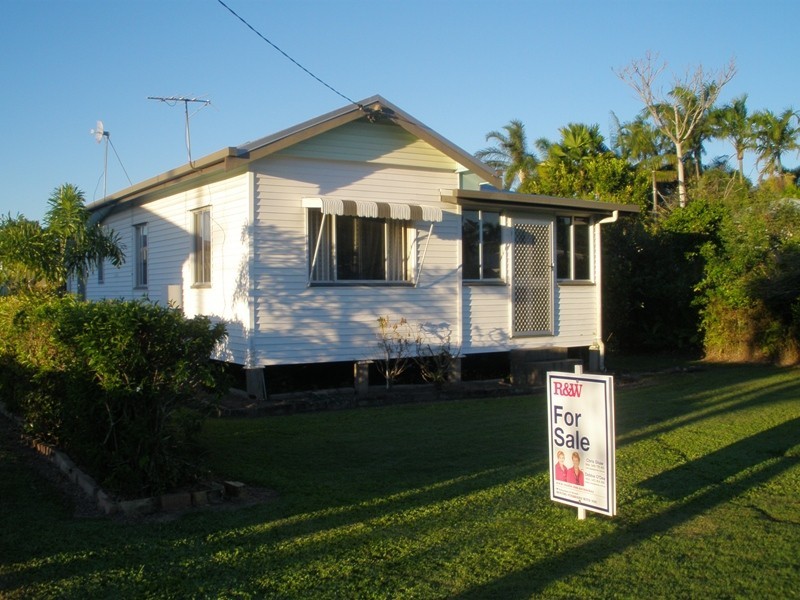 8 Keith Hamilton Street, West Mackay QLD 4740