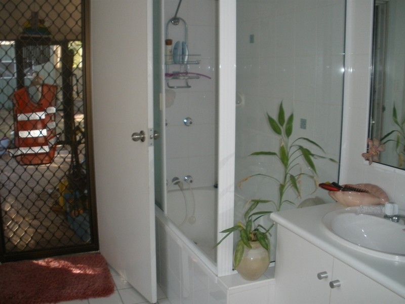 22 Dapplewood Cl, Andergrove QLD 4740