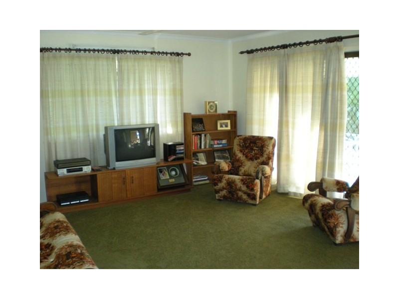 69 Barnes Road, Glenella QLD 4740