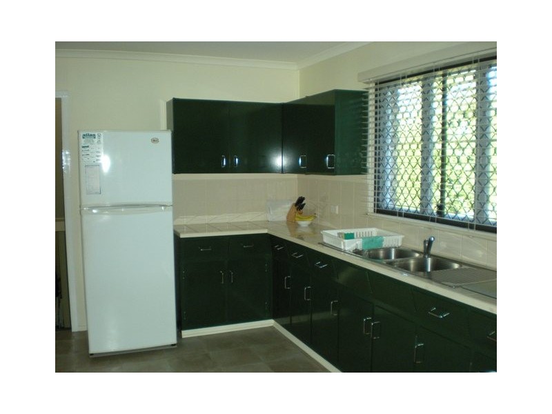 69 Barnes Road, Glenella QLD 4740