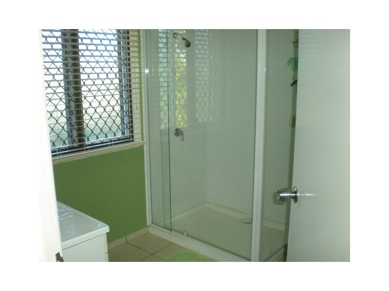 69 Barnes Road, Glenella QLD 4740