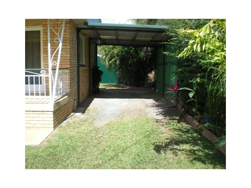 69 Barnes Road, Glenella QLD 4740