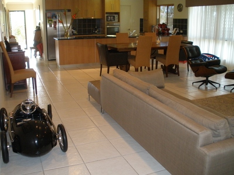 5 Madison Ave, Glenella QLD 4740