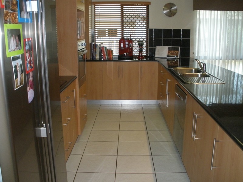 5 Madison Ave, Glenella QLD 4740