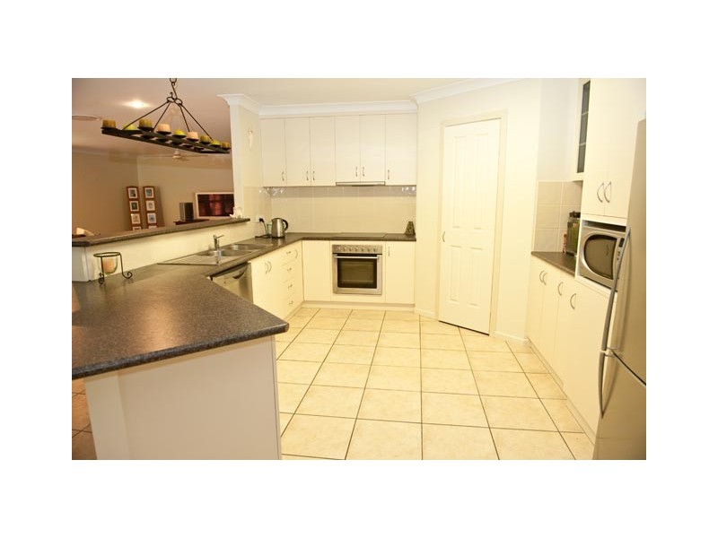 94 Wheeler Drive, Glenella QLD 4740
