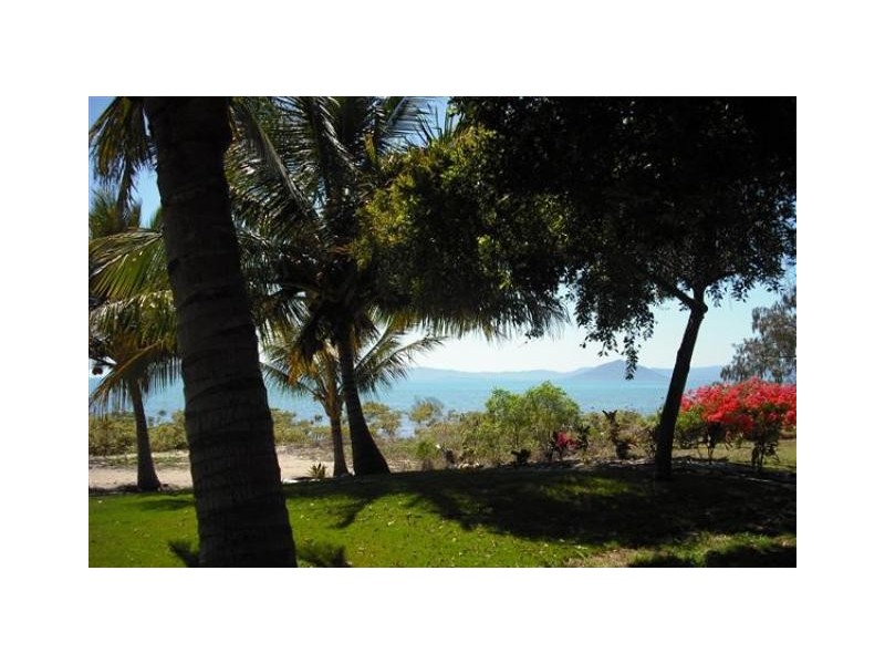 6 BAXTER AVENUE, Whitsundays QLD 4802