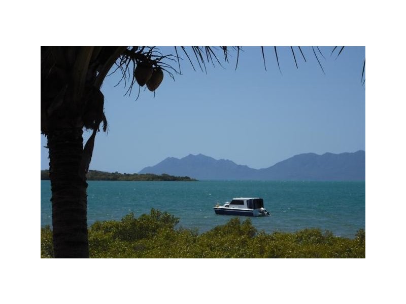 6 BAXTER AVENUE, Whitsundays QLD 4802