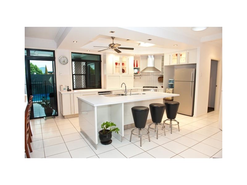 22 Culloden Place, Beaconsfield QLD 4740