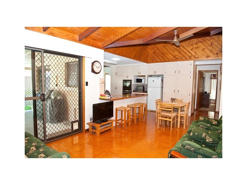 32 Marlborough St, Ooralea QLD 4740