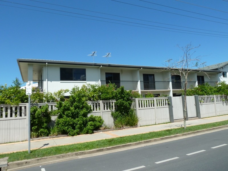 UNIT 2 361  Alfred St, Mackay QLD 4740