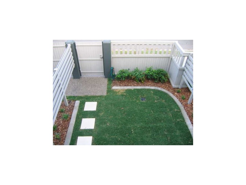 UNIT 2 361  Alfred St, Mackay QLD 4740