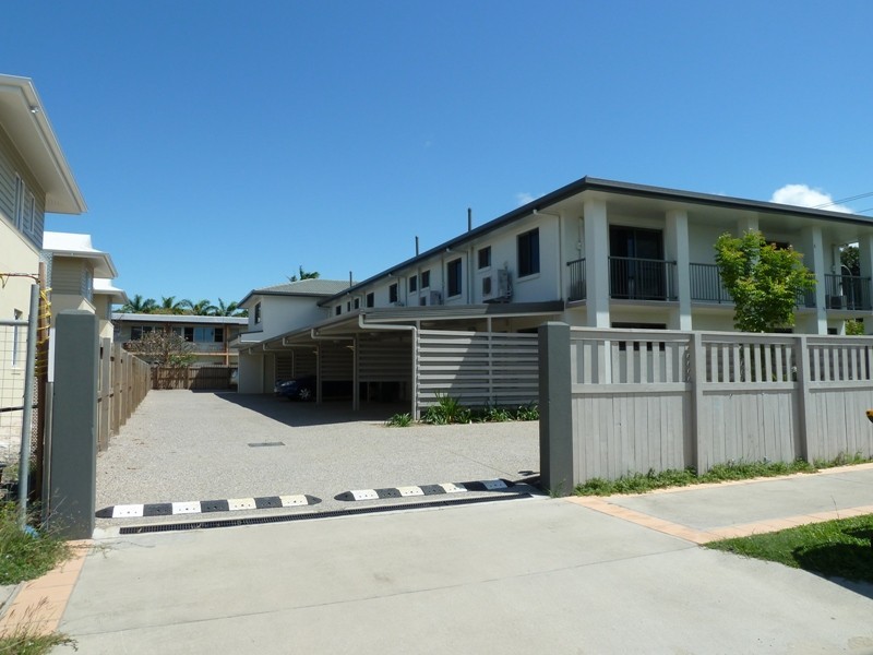 UNIT 2 361  Alfred St, Mackay QLD 4740