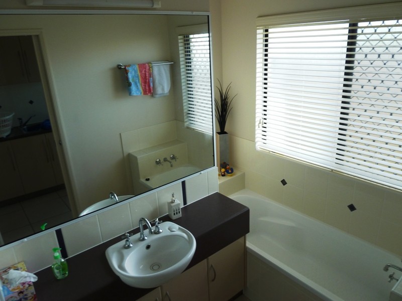 3 Hansen  Crt, Marian QLD 4753