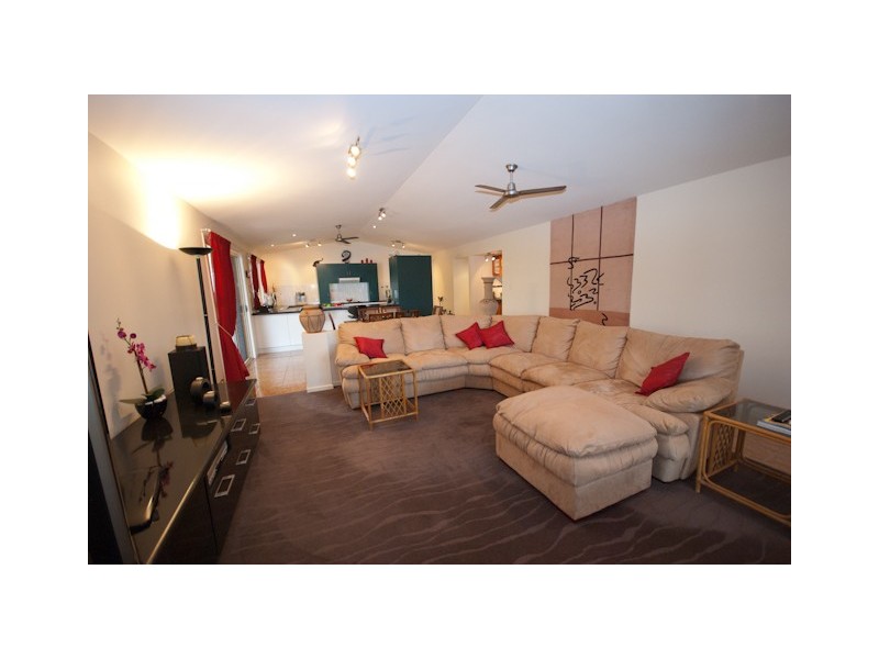 55 Victor Avenue, Glenella QLD 4740