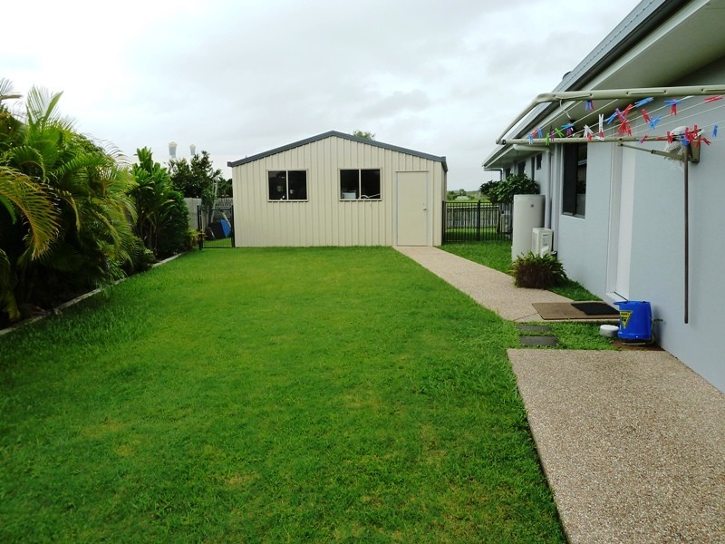 2 Shellcove Court, Blacks Beach QLD 4740