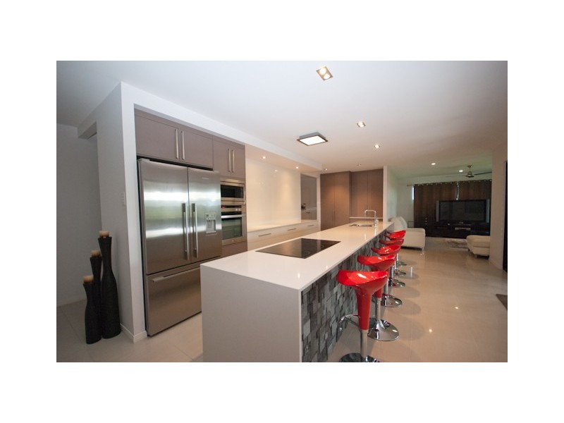 51 Gingham Street, Glenella QLD 4740