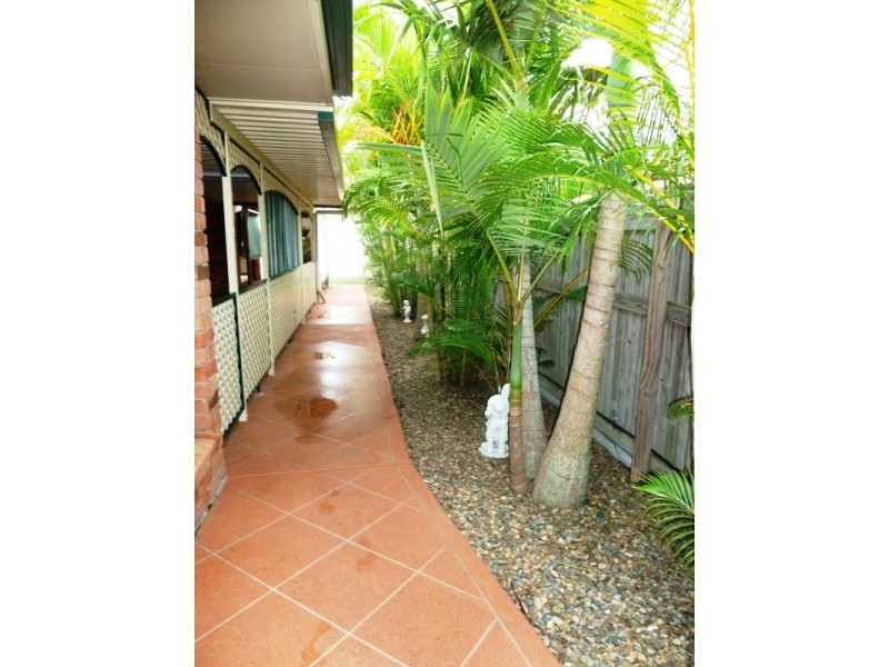 8 Marine Parade, Bucasia QLD 4750